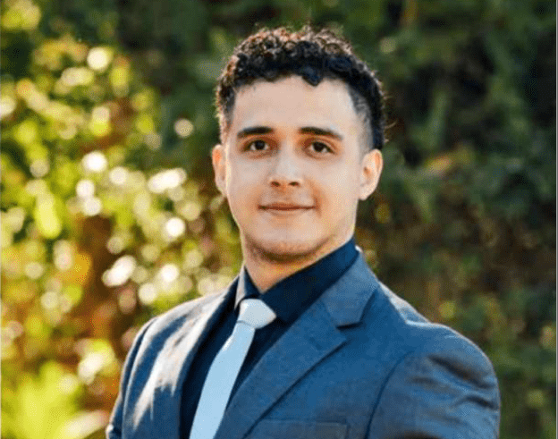 Doctorando paraguayo en Reino Unido es reconocido por investigación sobre inclusión digital educativa