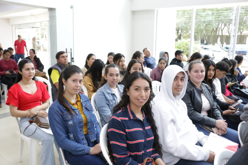 Se realizará el primer desembolso por becas EBY-Gobernación de Caazapá