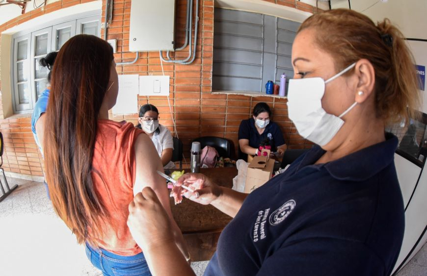Recuerdan importancia de completar el esquema de vacunación antes de viajar al Mundial