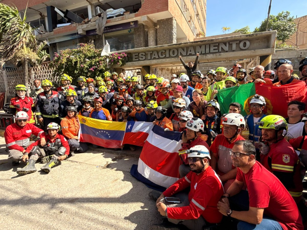 Venezuela: rescatan a un superviviente de los terremotos tras una semana bajo los escombros