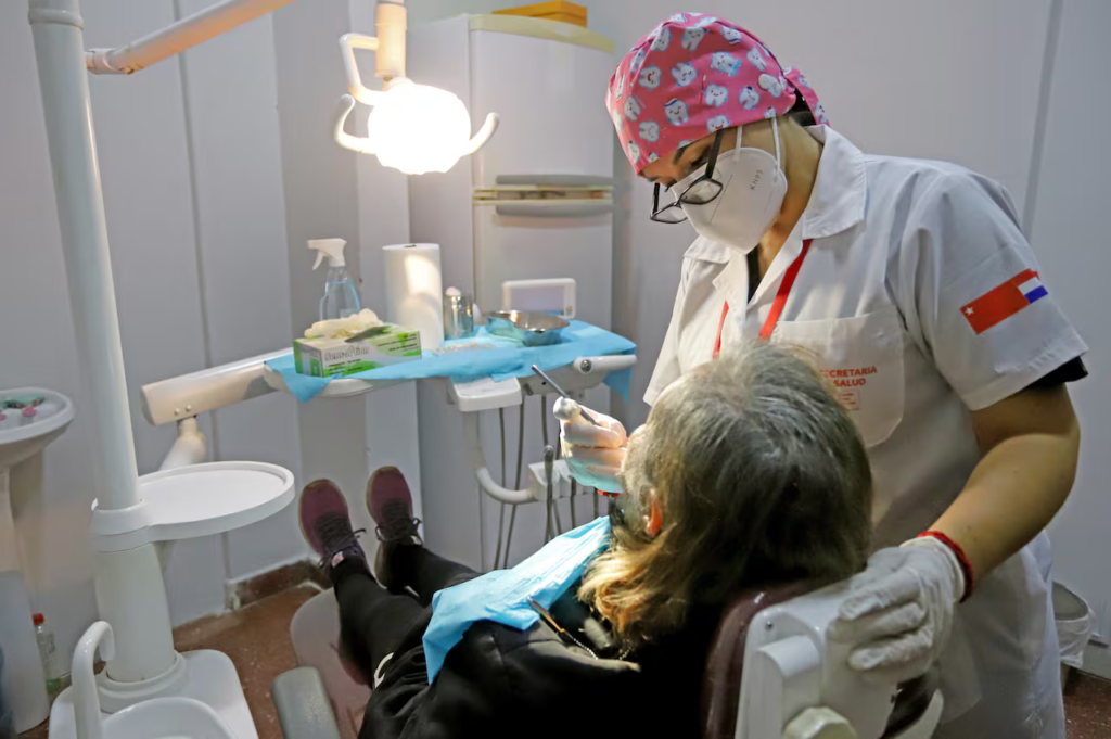 “Paraguay Sonríe” inicia chequeos para la colocación gratuita de prótesis dentales