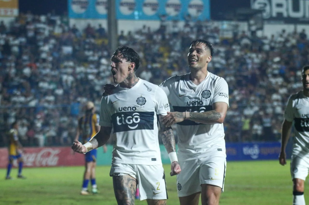 Olimpia sobrevive al susto, supera a Cristóbal Colón y sigue en carrera en la Copa Paraguay