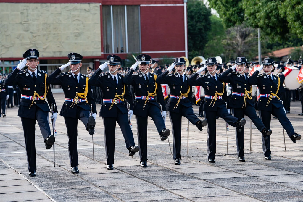 Gobierno conmemora Día del Agente de Policía y proyecta contar con más de 40.000 efectivos para fin de año