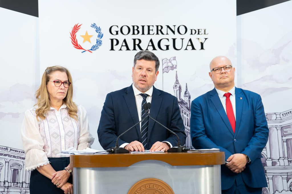 Salud recibirá USD 760 millones para medicamentos e insumos y avanza en mejoras para los profesionales médicos