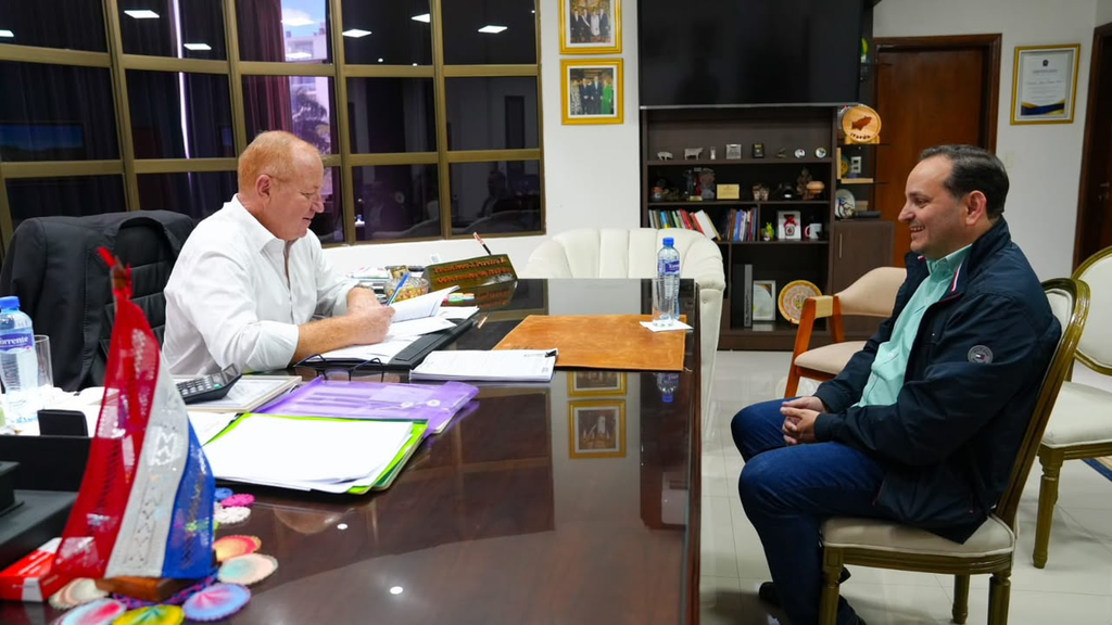 Cheba Remesowski se reúne con el Gobernador de Itapúa Javier Pereira para dialogar sobre el desarrollo de Encarnación